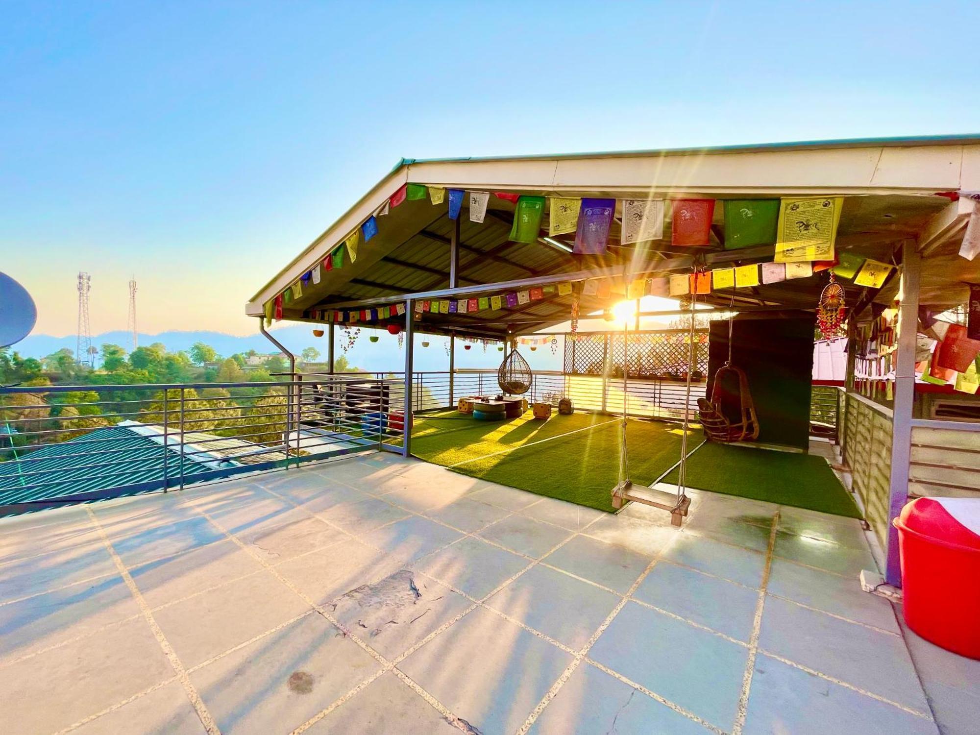 The Auriga 3Bhk Fully Entair Villa With Bonfire In Kasauli I Pvt Stay I Open Air Terrace I Kitchen Livingroom I Lawn Bonfire I Gaming Zone Exterior foto
