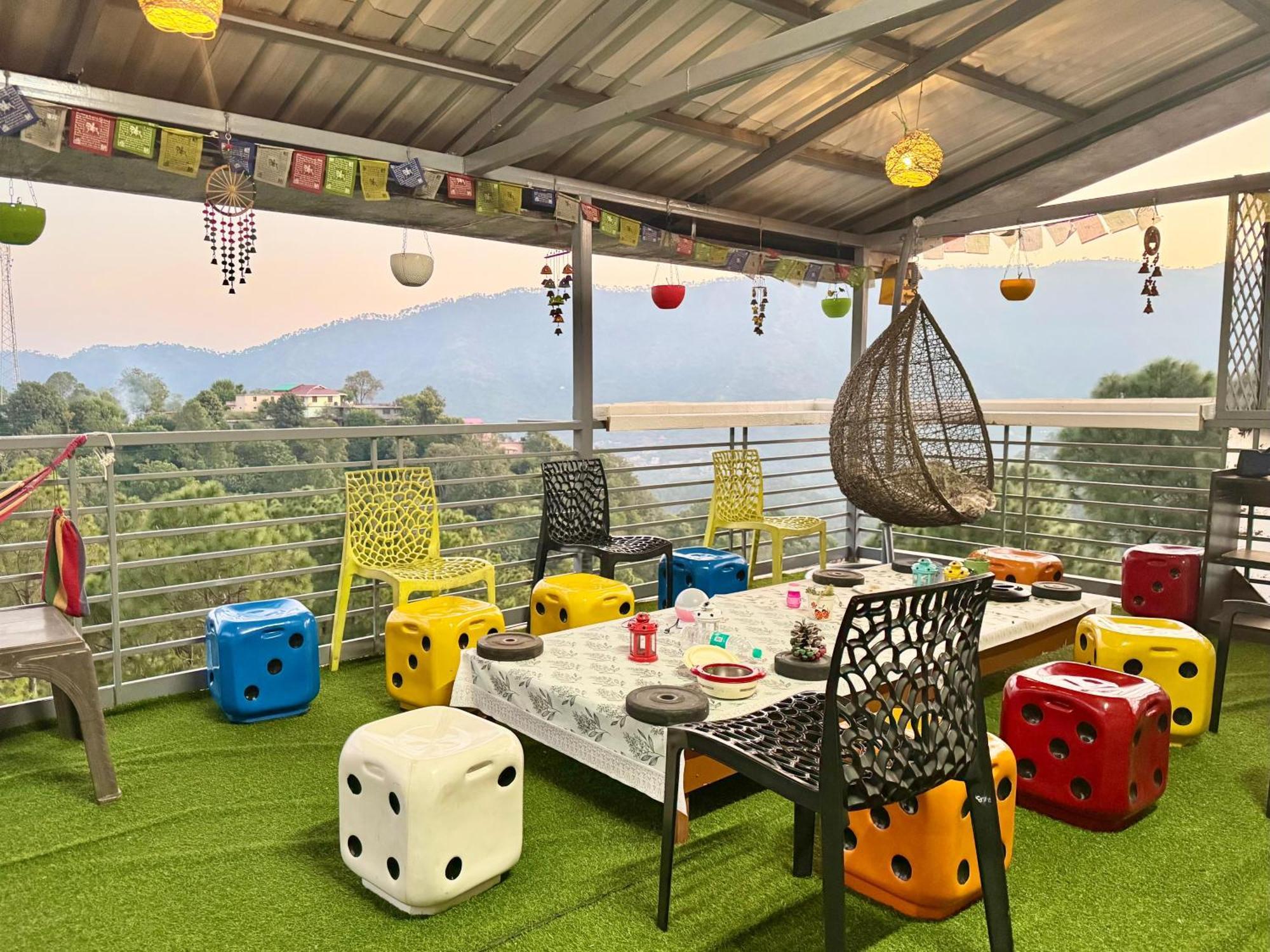 The Auriga 3Bhk Fully Entair Villa With Bonfire In Kasauli I Pvt Stay I Open Air Terrace I Kitchen Livingroom I Lawn Bonfire I Gaming Zone Exterior foto