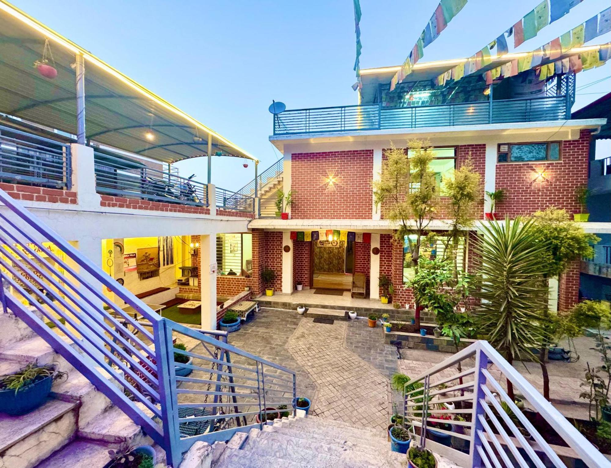 The Auriga 3Bhk Fully Entair Villa With Bonfire In Kasauli I Pvt Stay I Open Air Terrace I Kitchen Livingroom I Lawn Bonfire I Gaming Zone Exterior foto